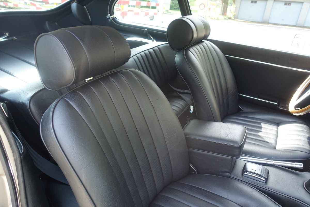 Jaguar E-Type 4.2