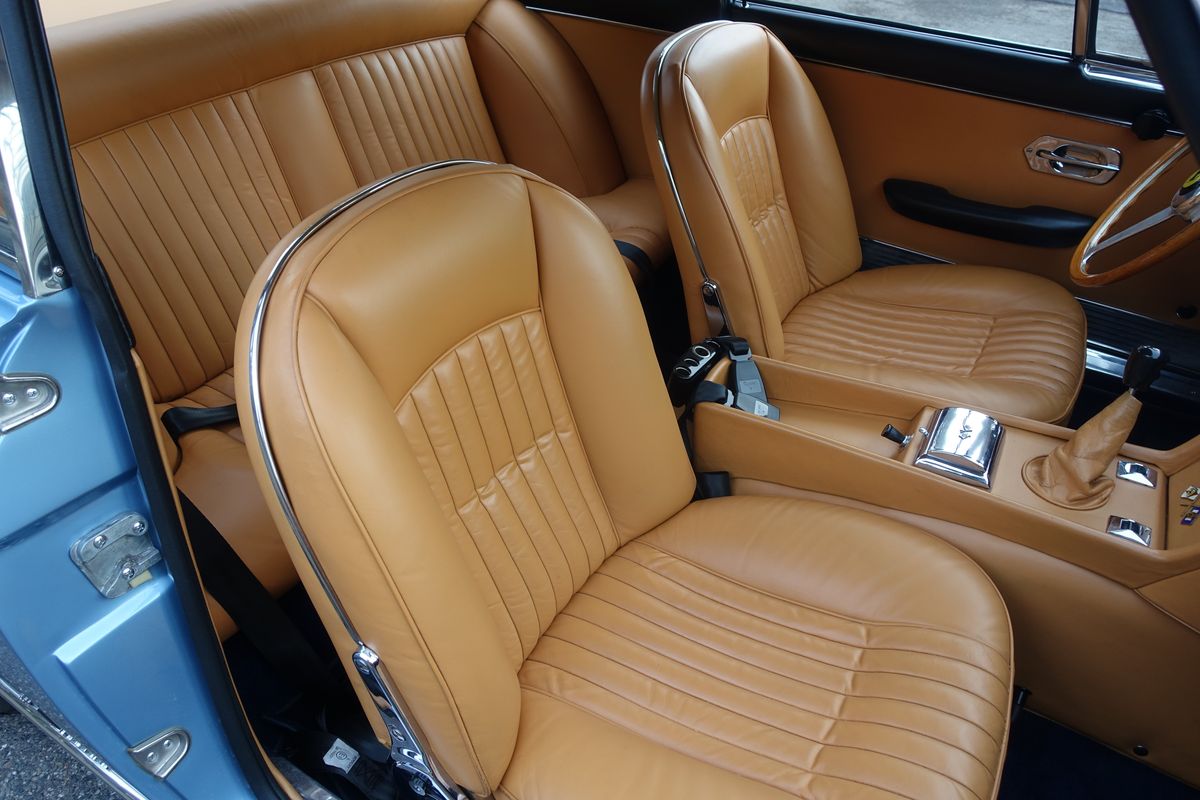 Ferrari 330 GT 2+2