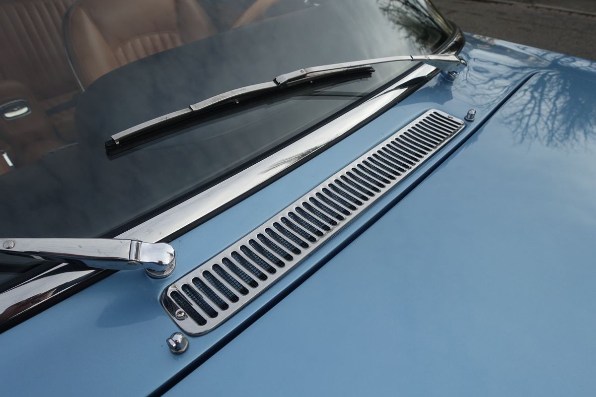 Ferrari 330 GT 2+2