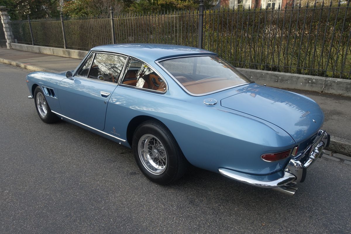 Ferrari 330 GT 2+2