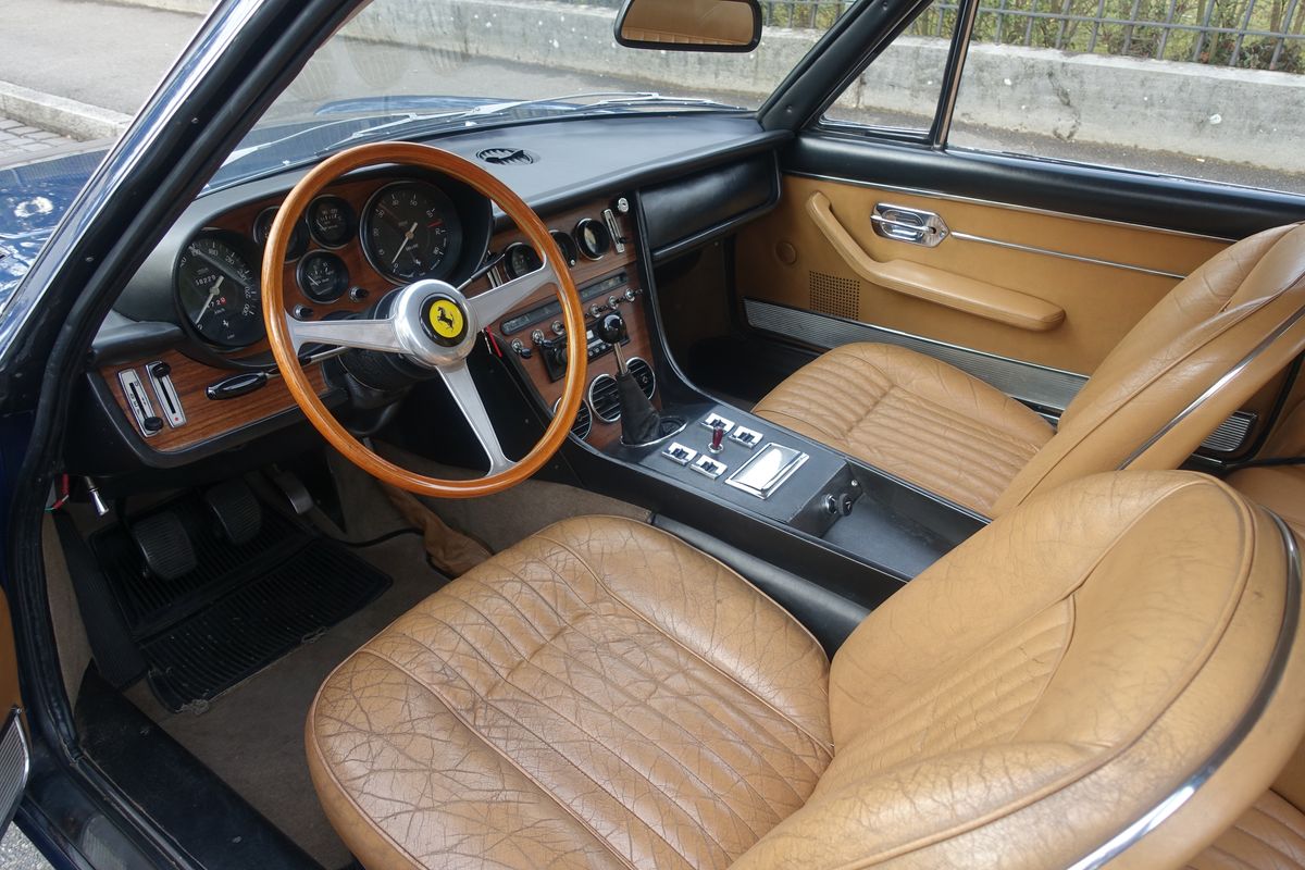 Ferrari 365 GT 2+2