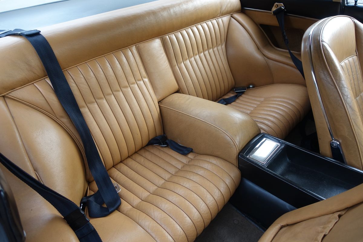 Ferrari 365 GT 2+2