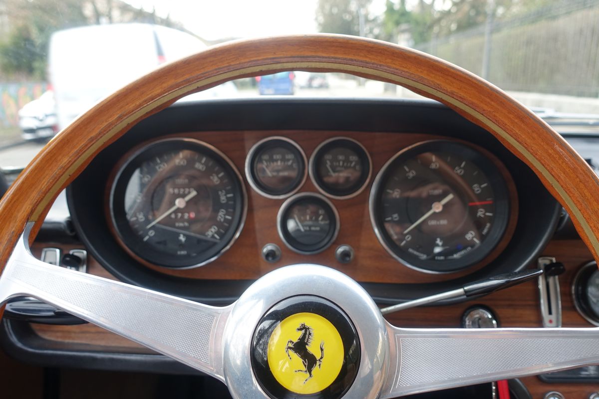 Ferrari 365 GT 2+2