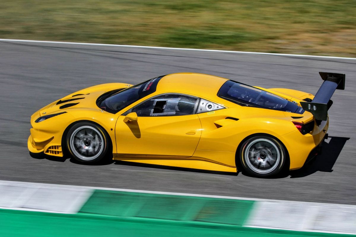 Ferrari 488 Challenge