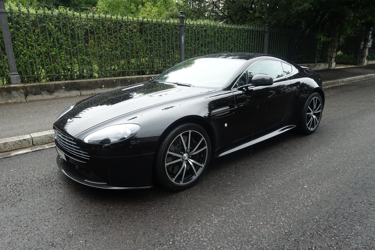 Aston Martin Vantage S