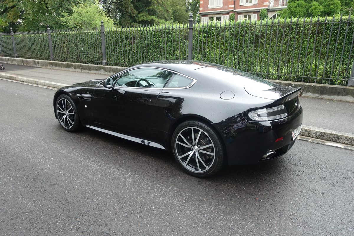 Aston Martin Vantage S