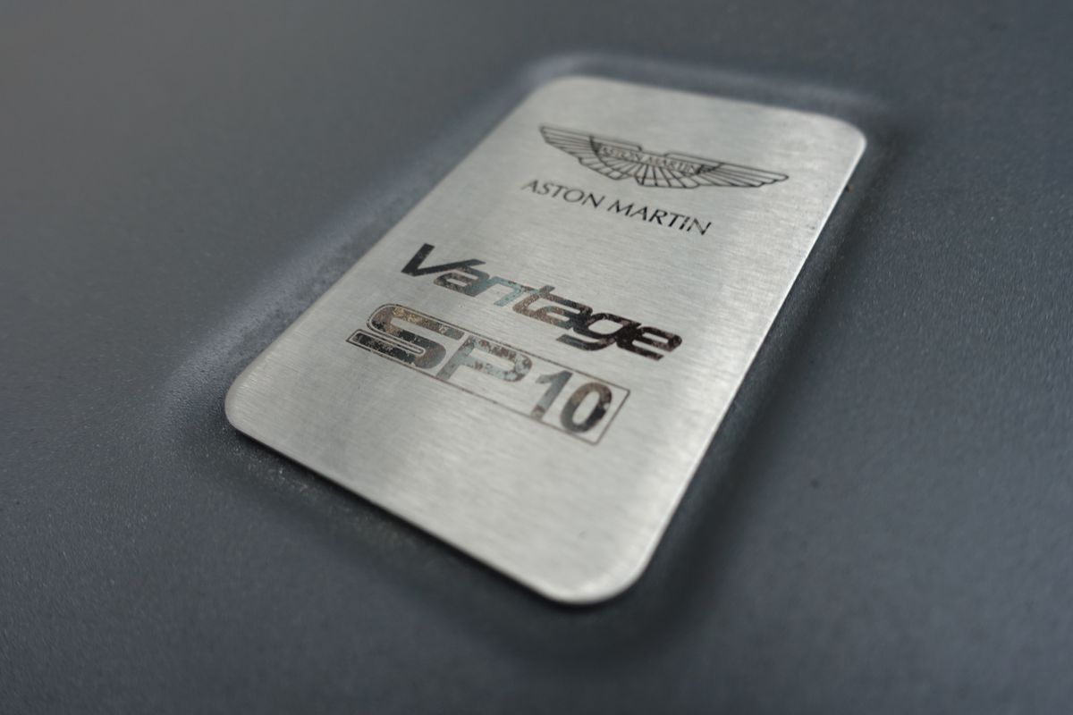 Aston Martin Vantage S
