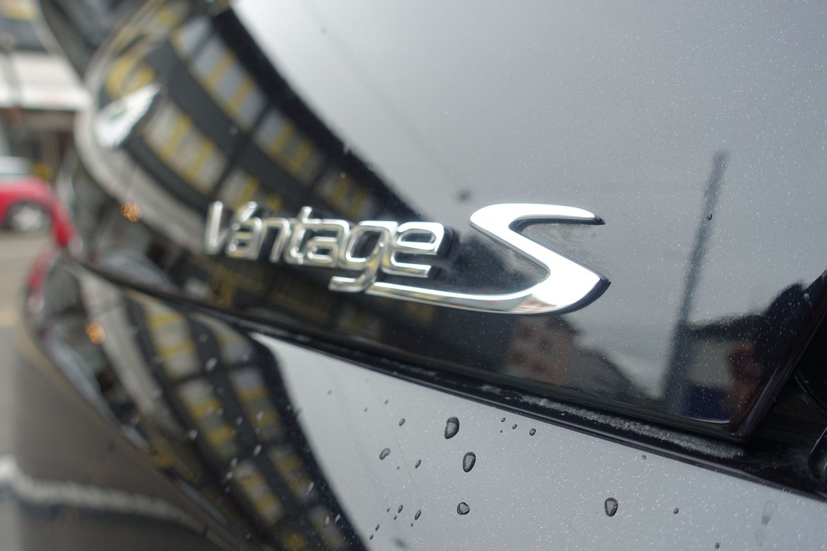 Aston Martin Vantage S