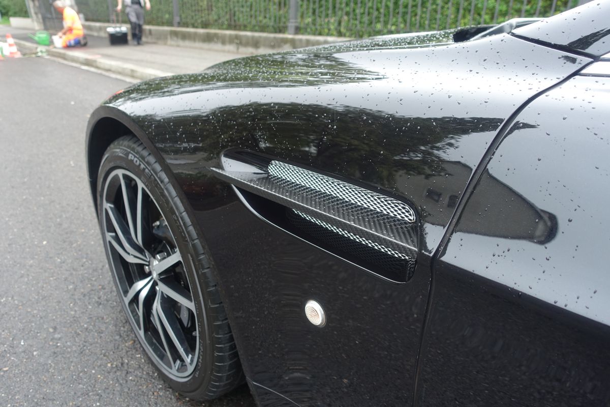 Aston Martin Vantage S