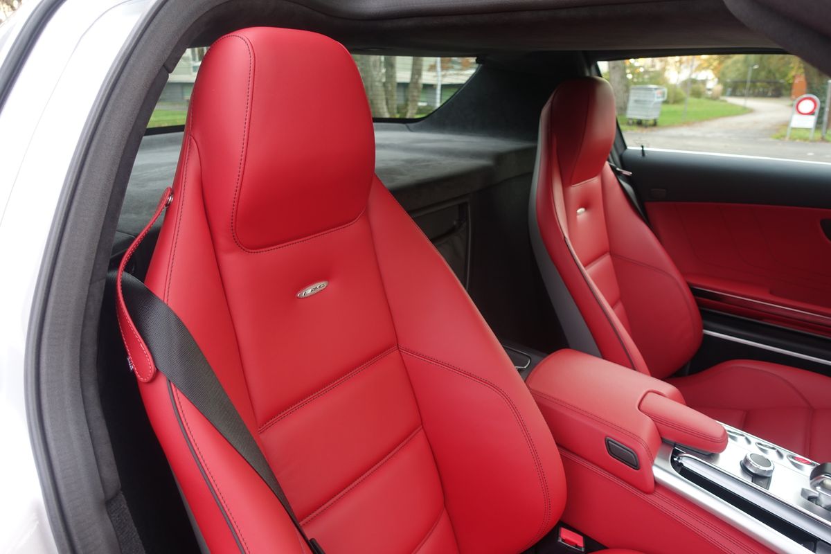 Mercedes-Benz SLS AMG