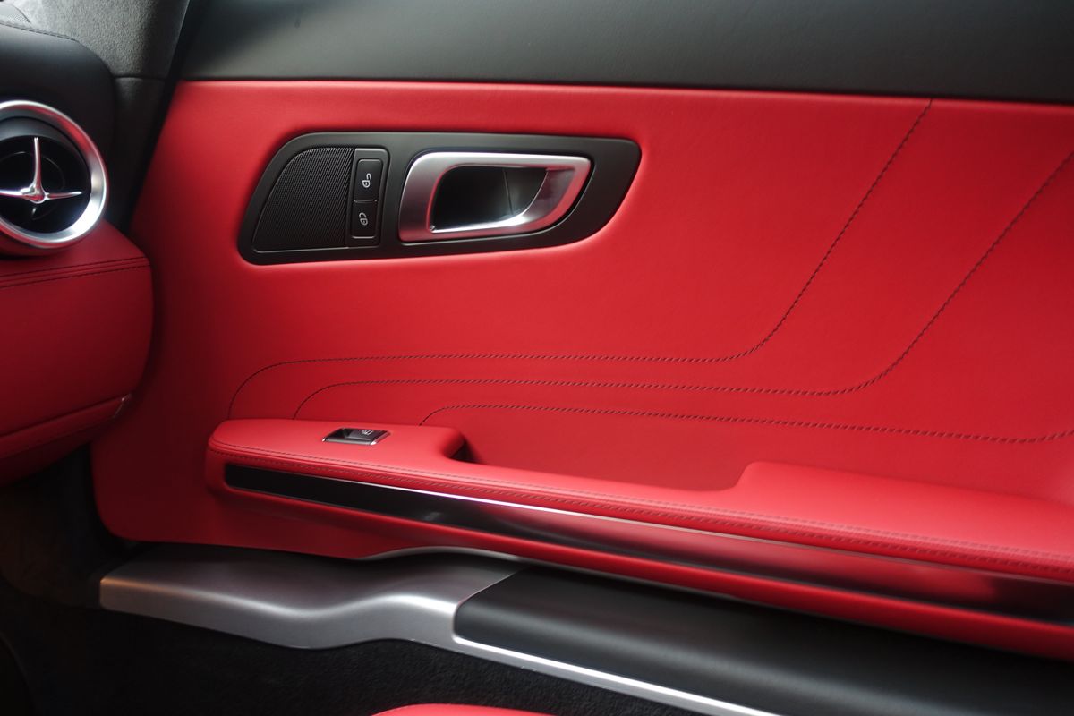 Mercedes-Benz SLS AMG