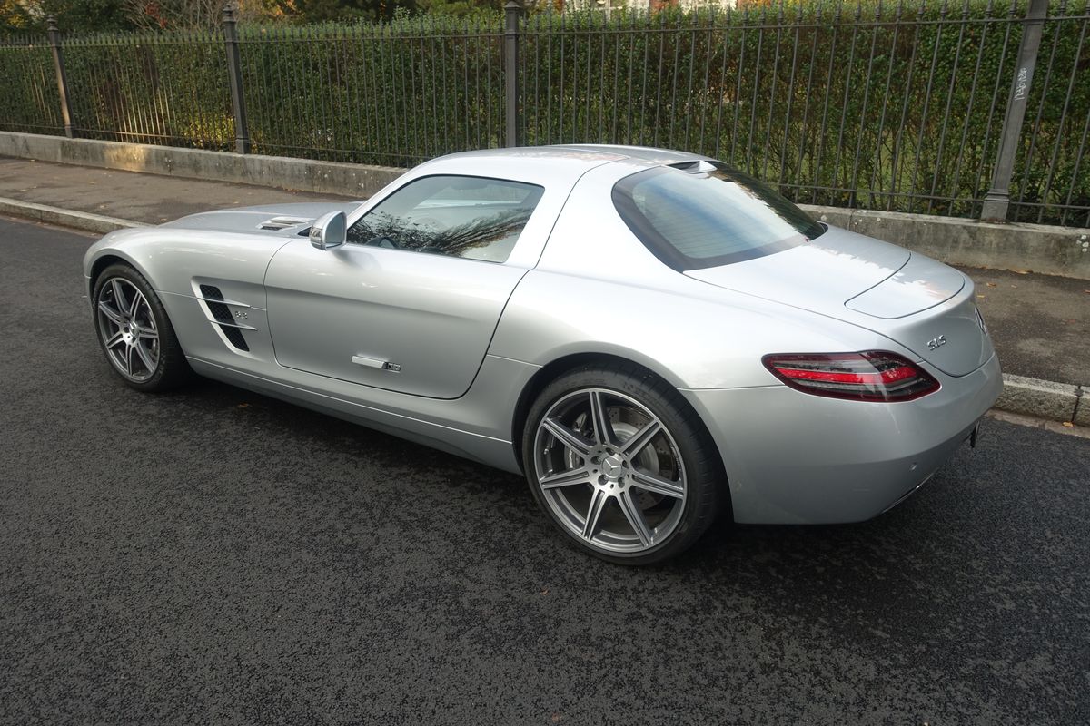 Mercedes-Benz SLS AMG