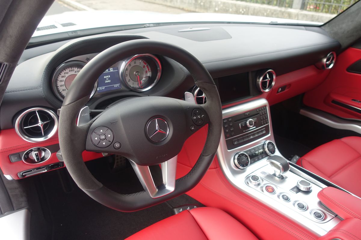 Mercedes-Benz SLS AMG