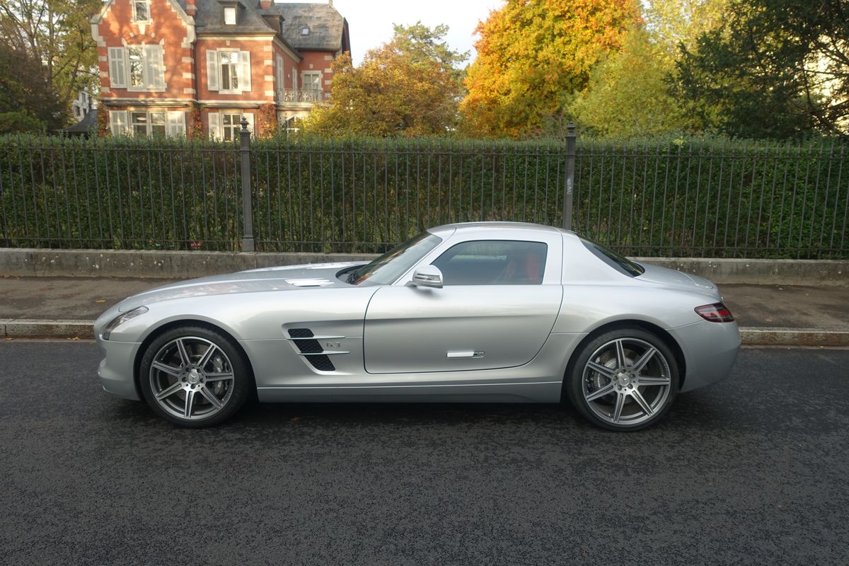 Mercedes-Benz SLS AMG