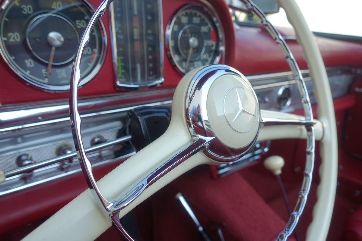 Mercedes-Benz 300 SL Roadster