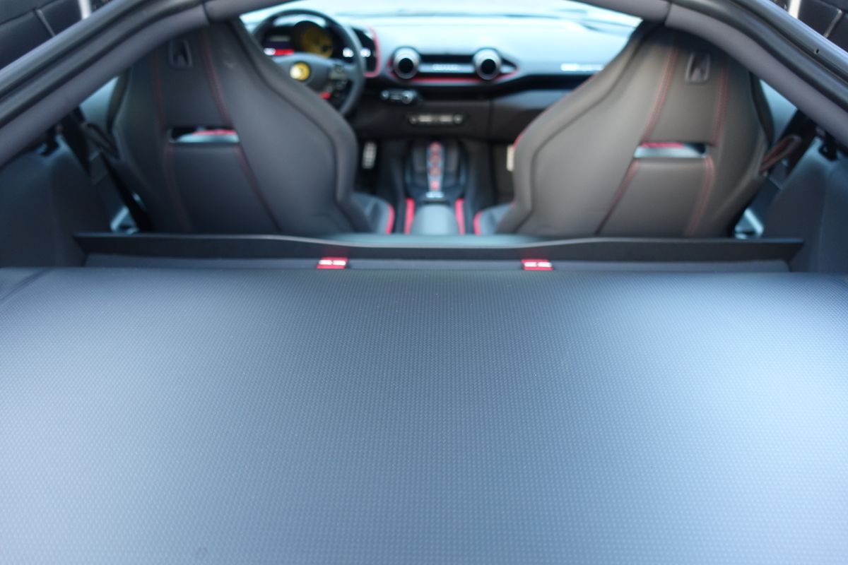 Ferrari 812 Superfast "Tailor Made"