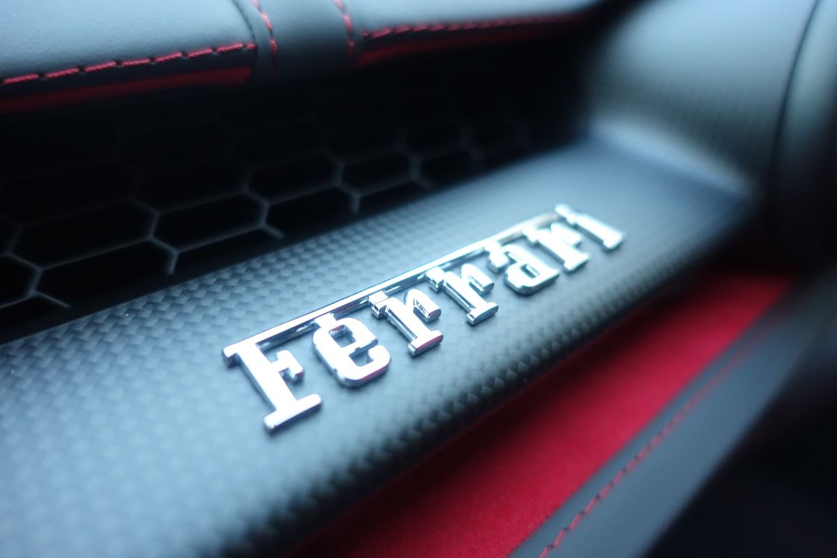 Ferrari 812 Superfast "Tailor Made"