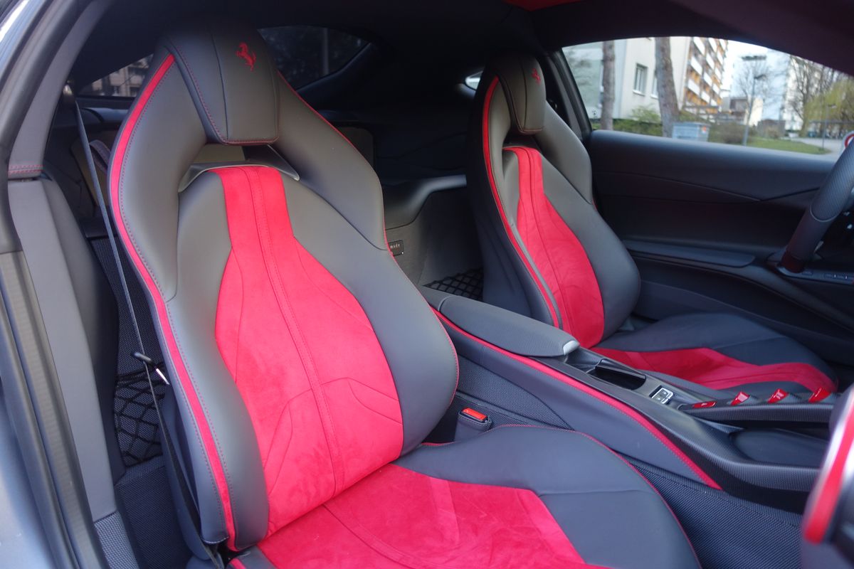 Ferrari 812 Superfast "Tailor Made"