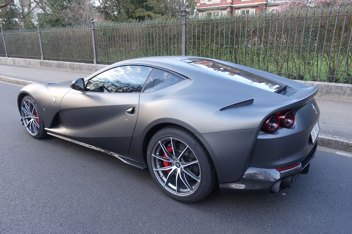 Ferrari 812 Superfast "Tailor Made"