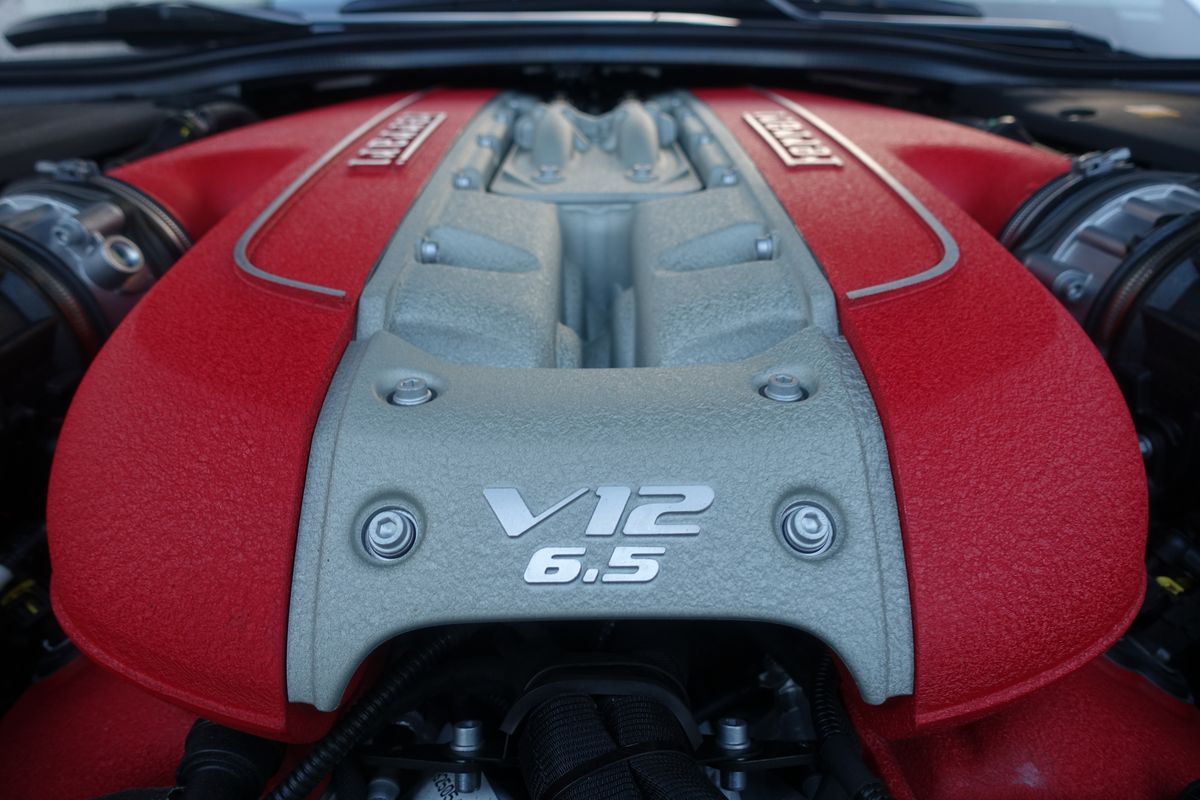 Ferrari 812 Superfast "Tailor Made"