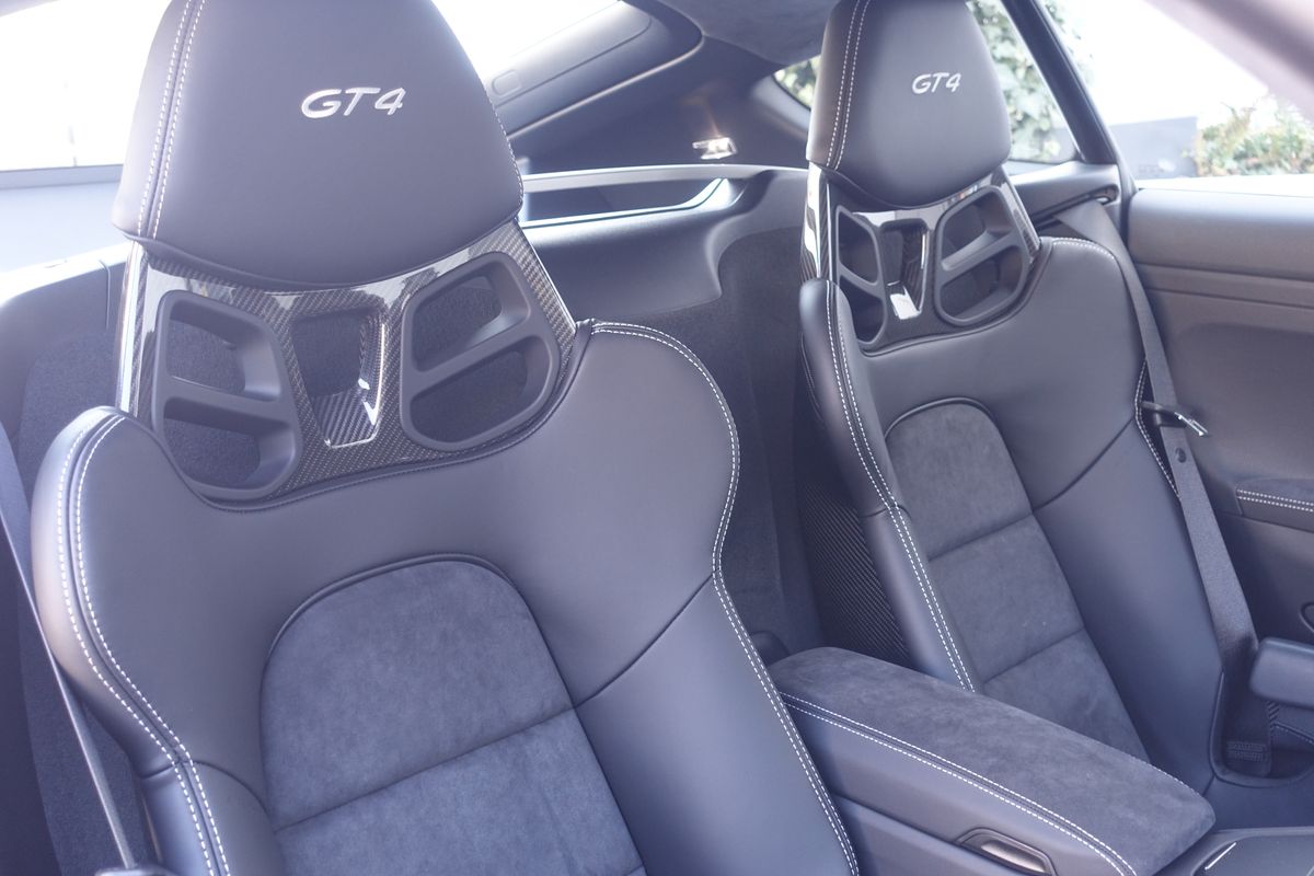Porsche 718 Cayman GT4