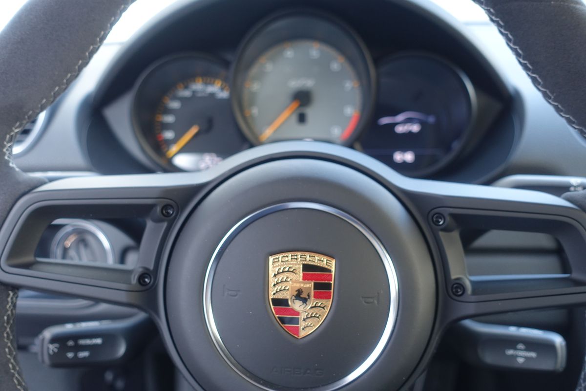 Porsche 718 Cayman GT4