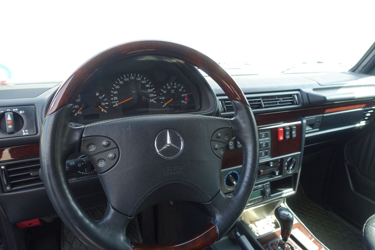 Mercedes-Benz G 500
