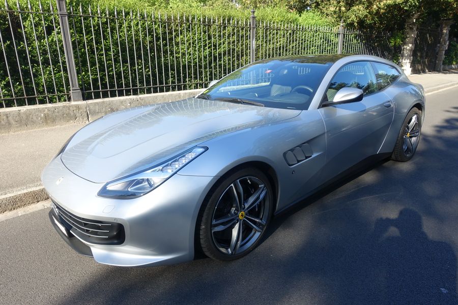/en/stock/previously-sold/details/ferrari-gtc4-lusso/206