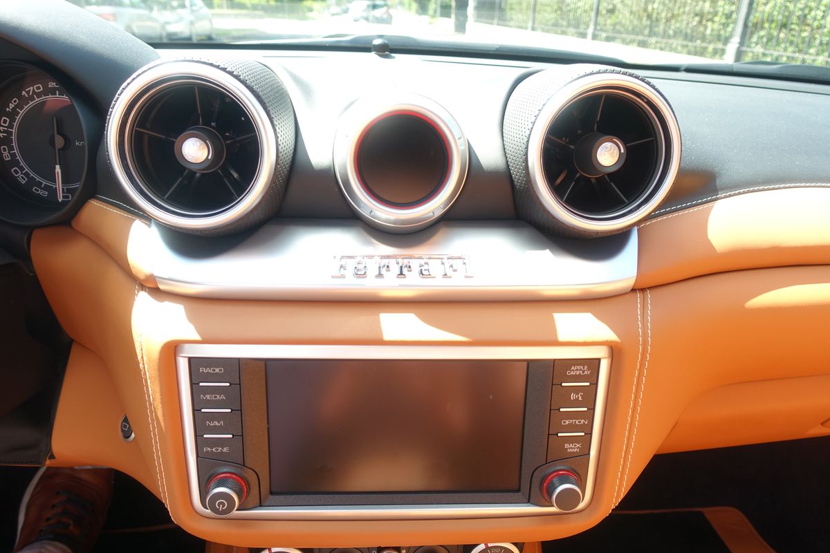 Ferrari California T