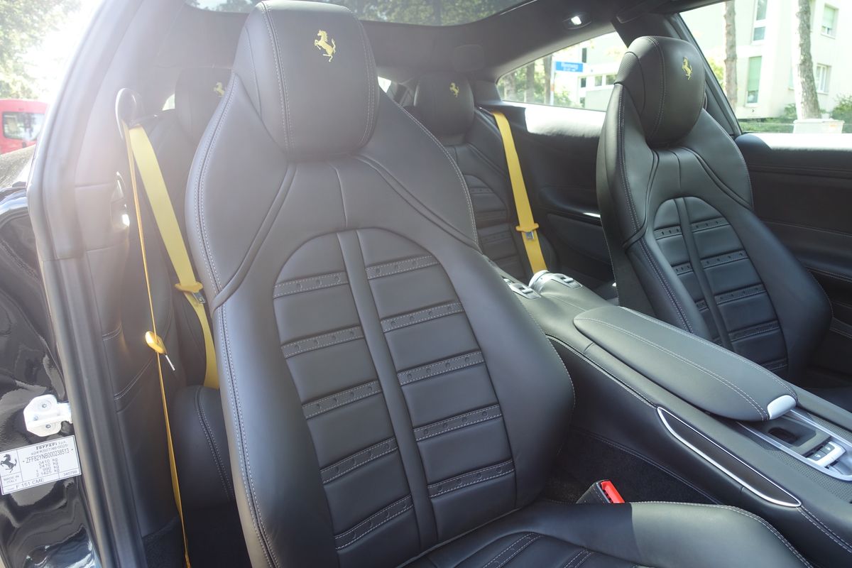 Ferrari GTC4 Lusso T