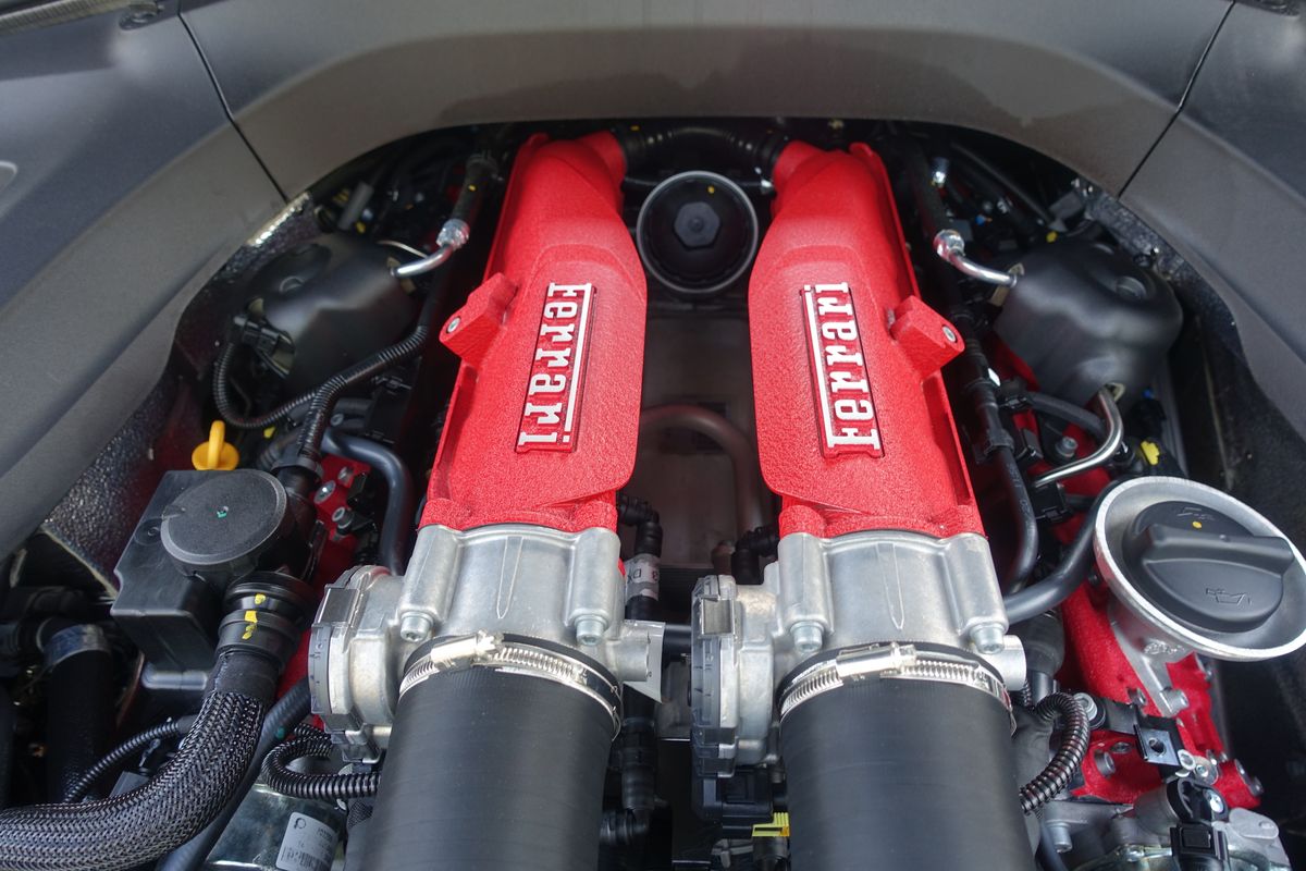 Ferrari GTC4 Lusso T