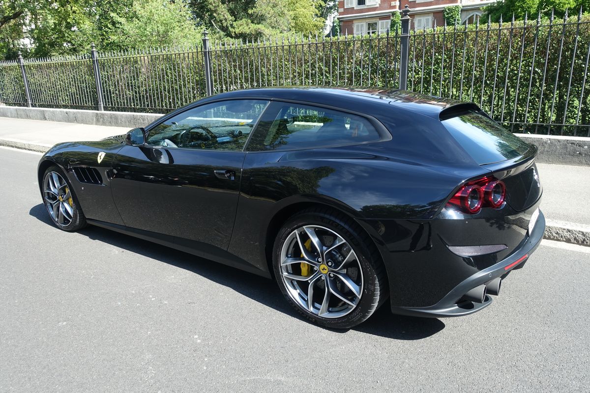 Ferrari GTC4 Lusso T