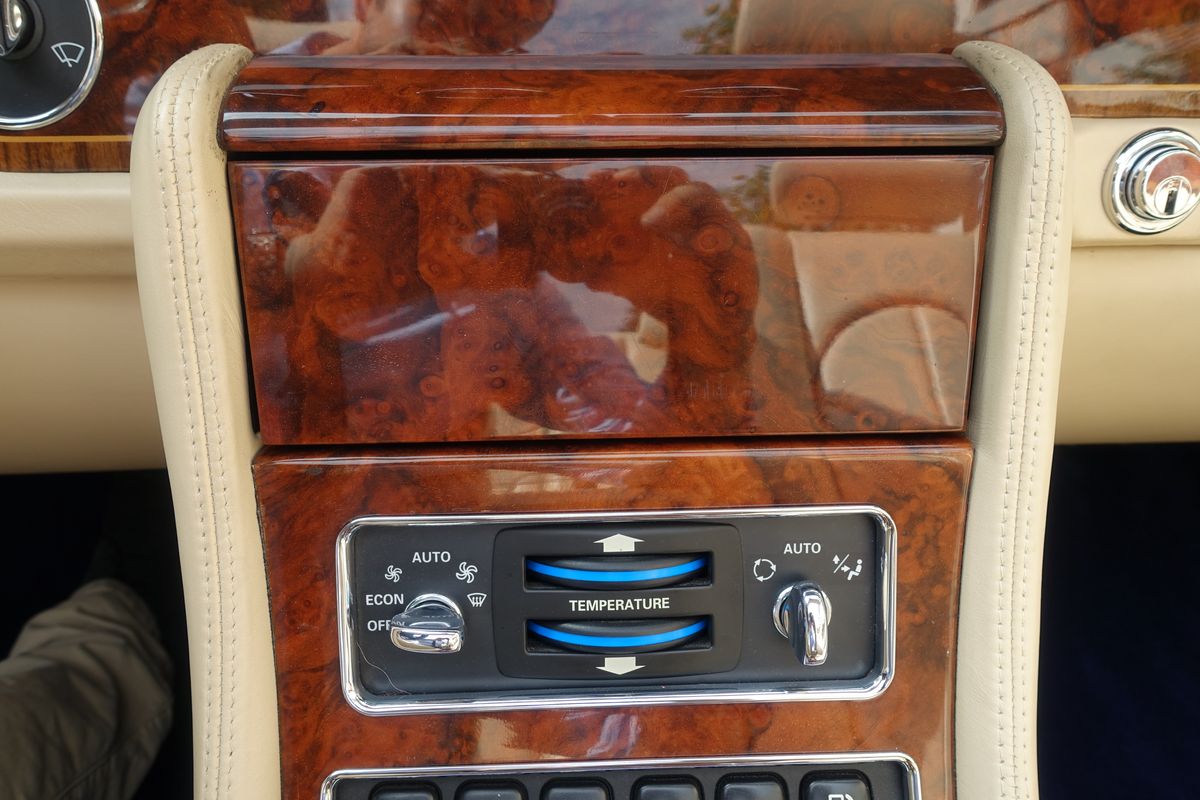 Rolls-Royce Corniche