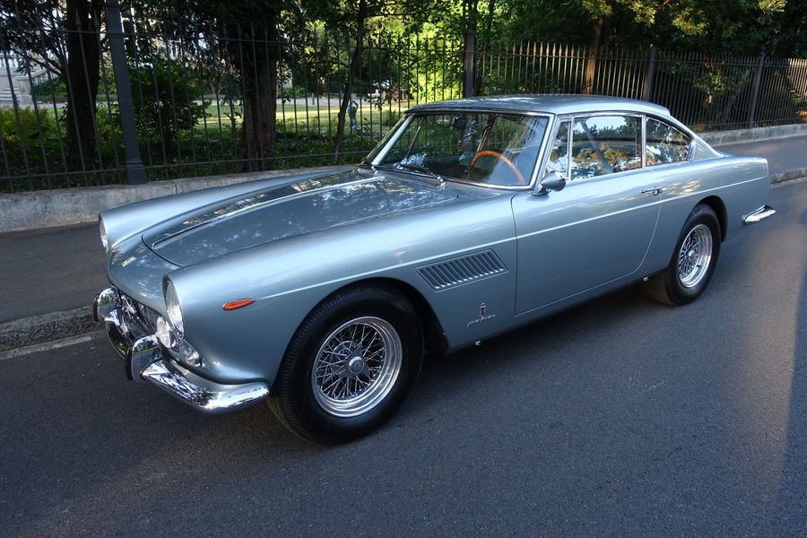 /en/stock/previously-sold/details/ferrari-250-gte/229