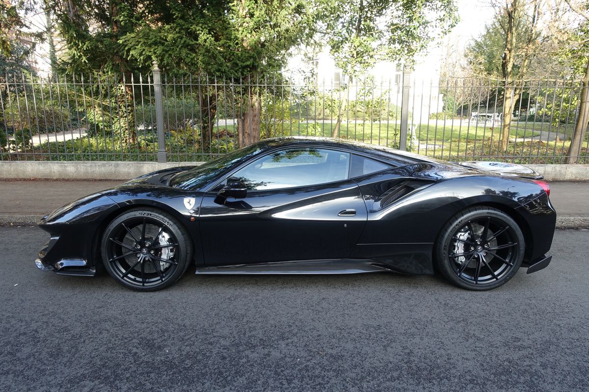Ferrari 488 Pista