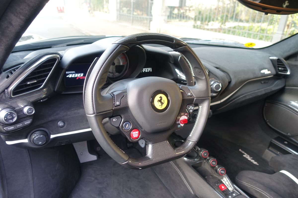 Ferrari 488 Pista