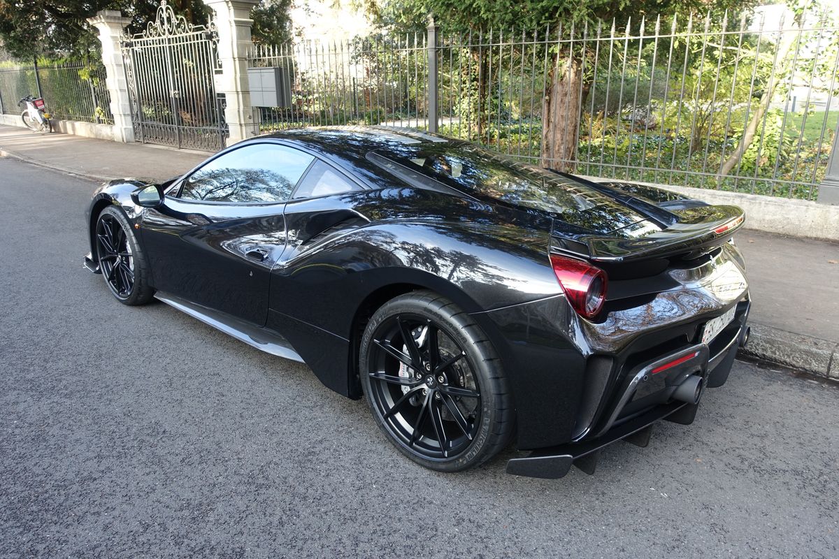 Ferrari 488 Pista
