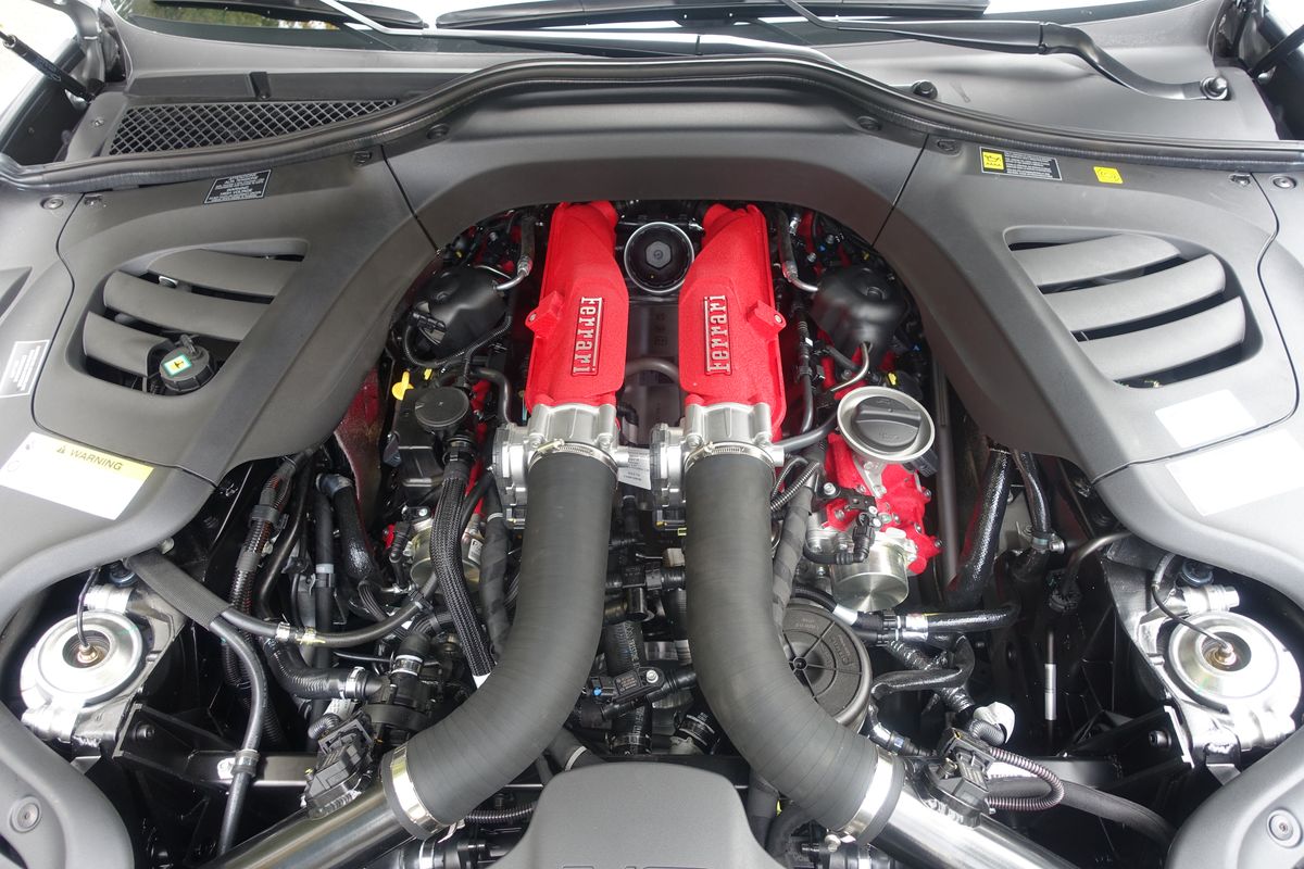 Ferrari GTC4 Lusso T