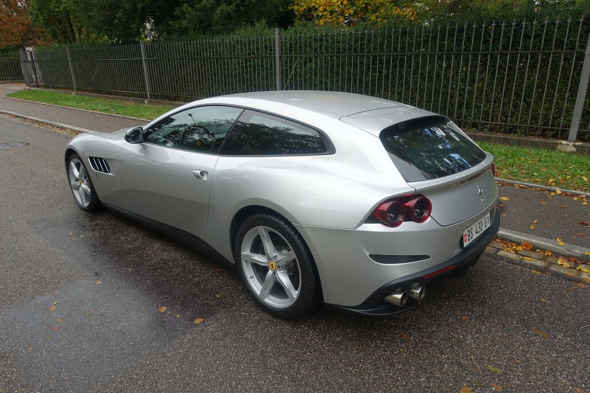 Ferrari GTC4 Lusso T