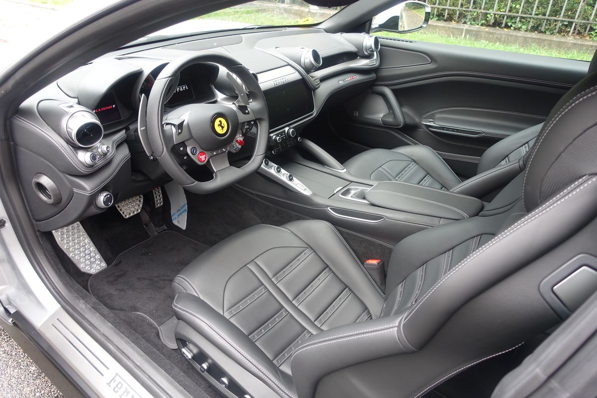 Ferrari GTC4 Lusso T