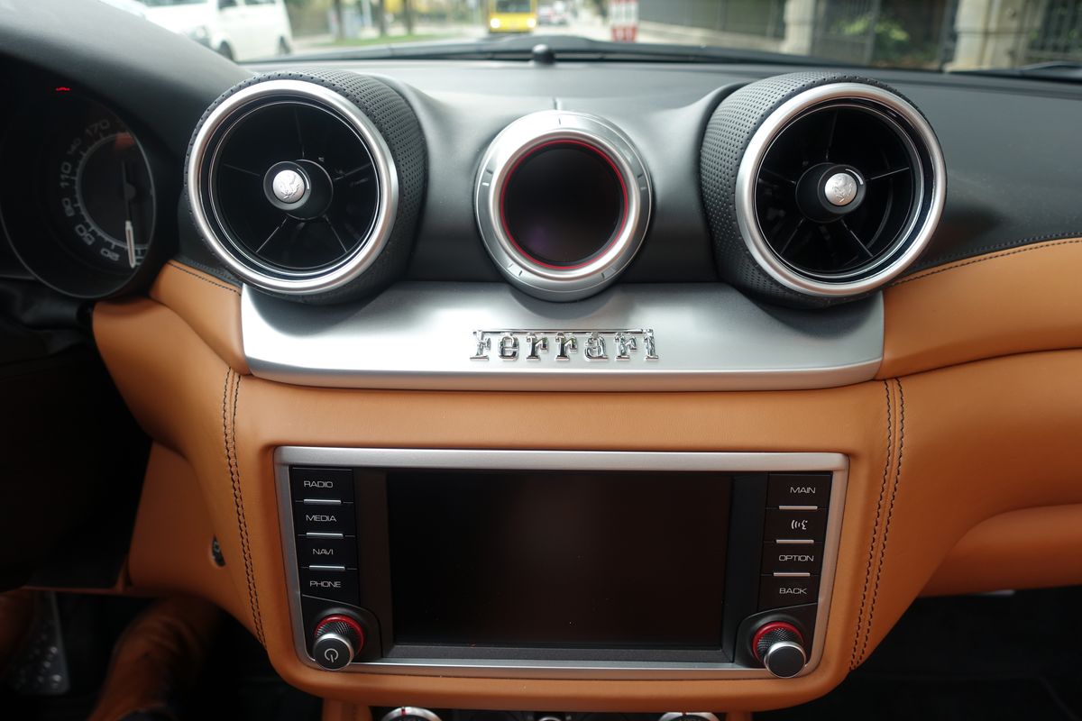 Ferrari California T