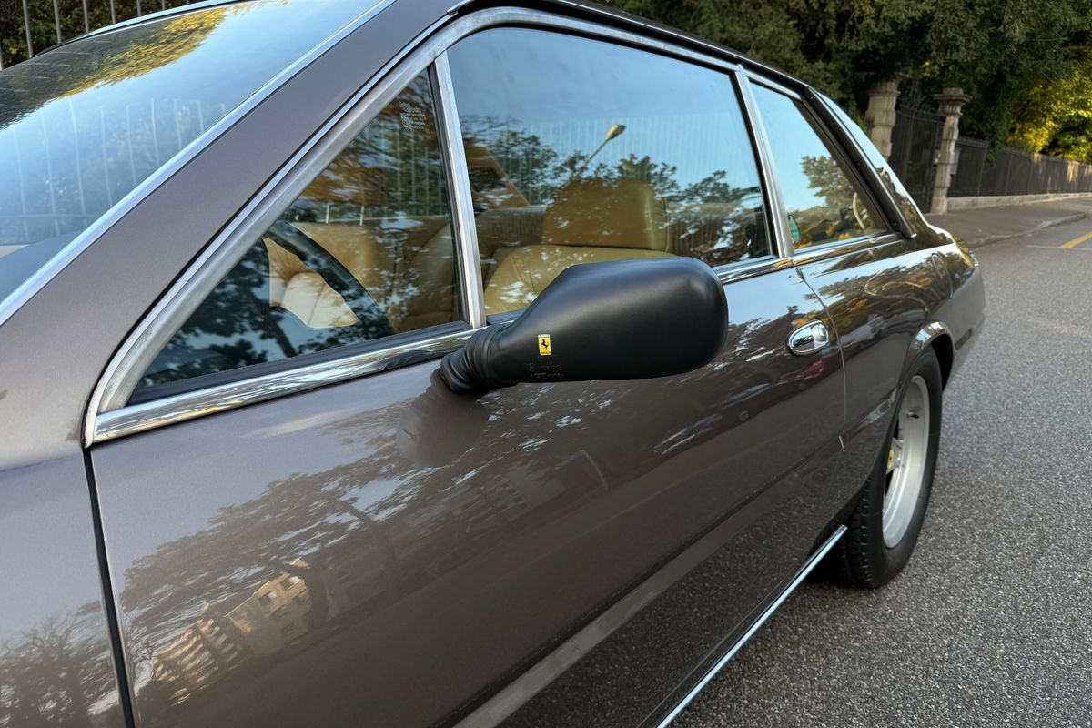 Ferrari 400i