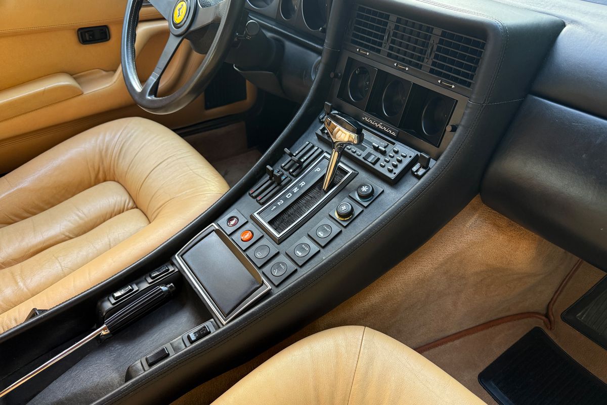 Ferrari 400i