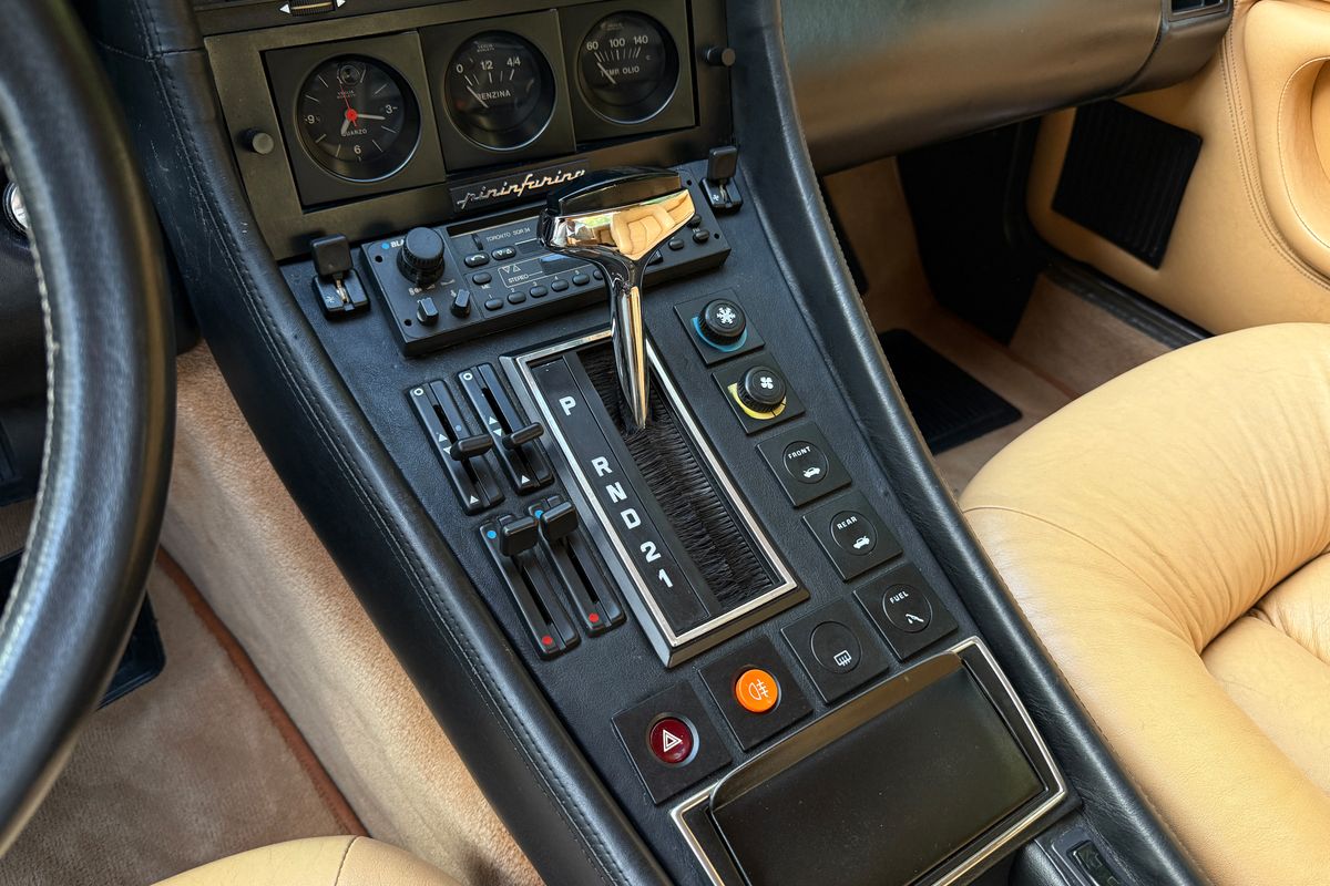 Ferrari 400i