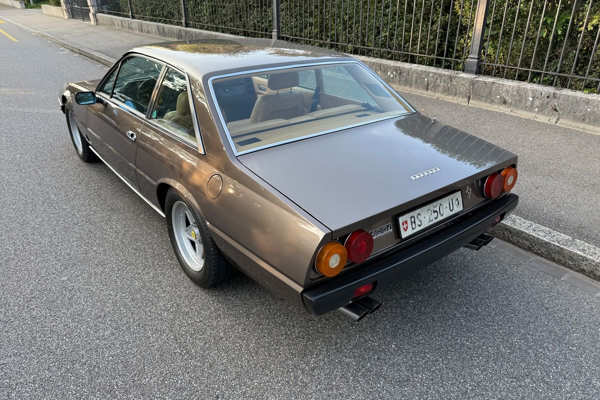 Ferrari 400i