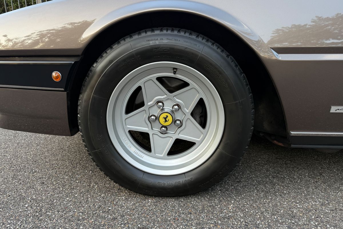 Ferrari 400i