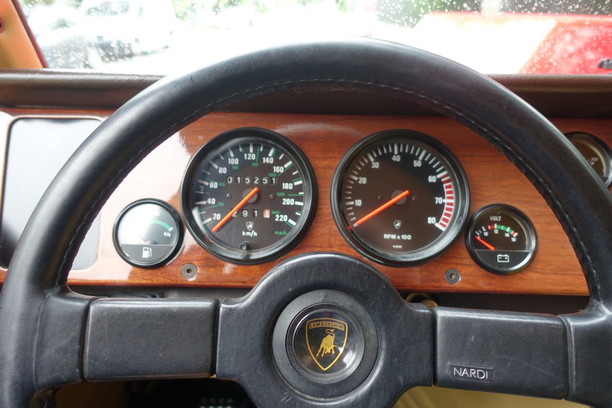 Lamborghini LM 002
