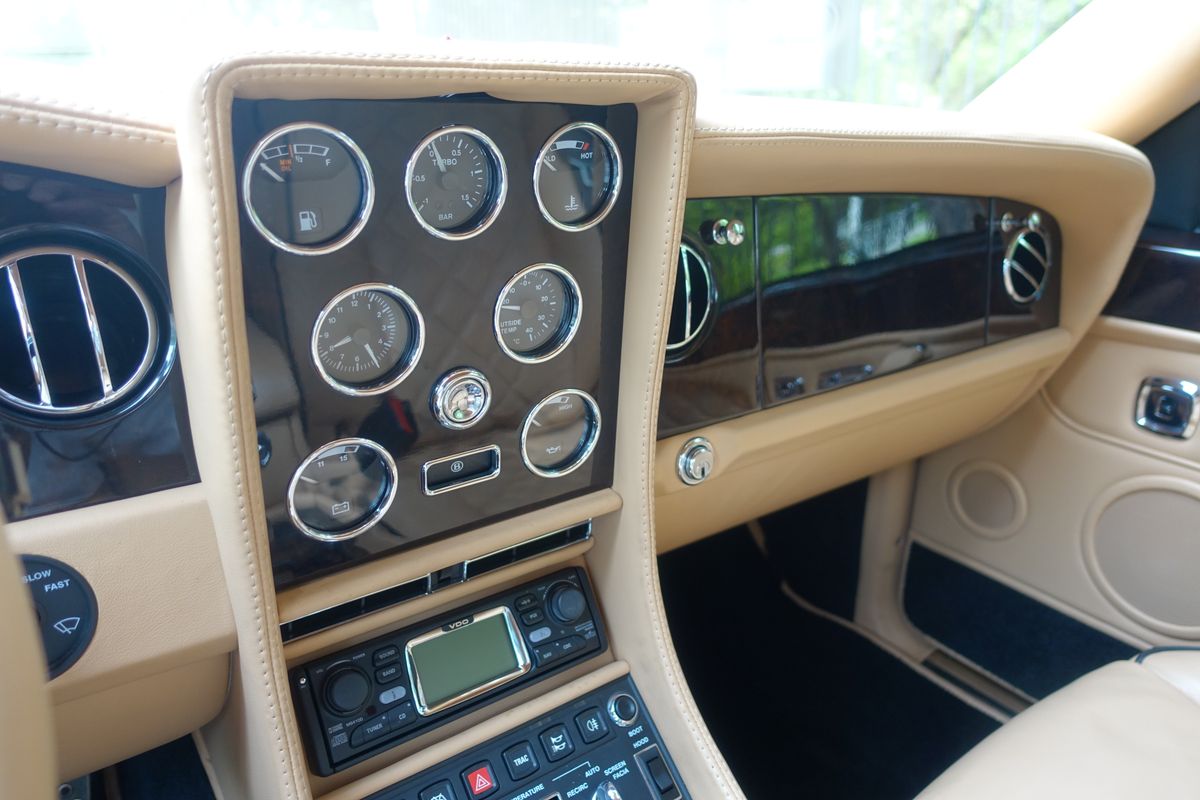 Bentley Azure Final Series