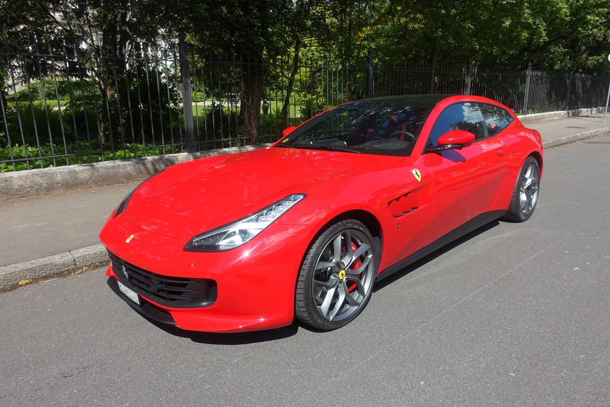 Ferrari GTC4 Lusso T