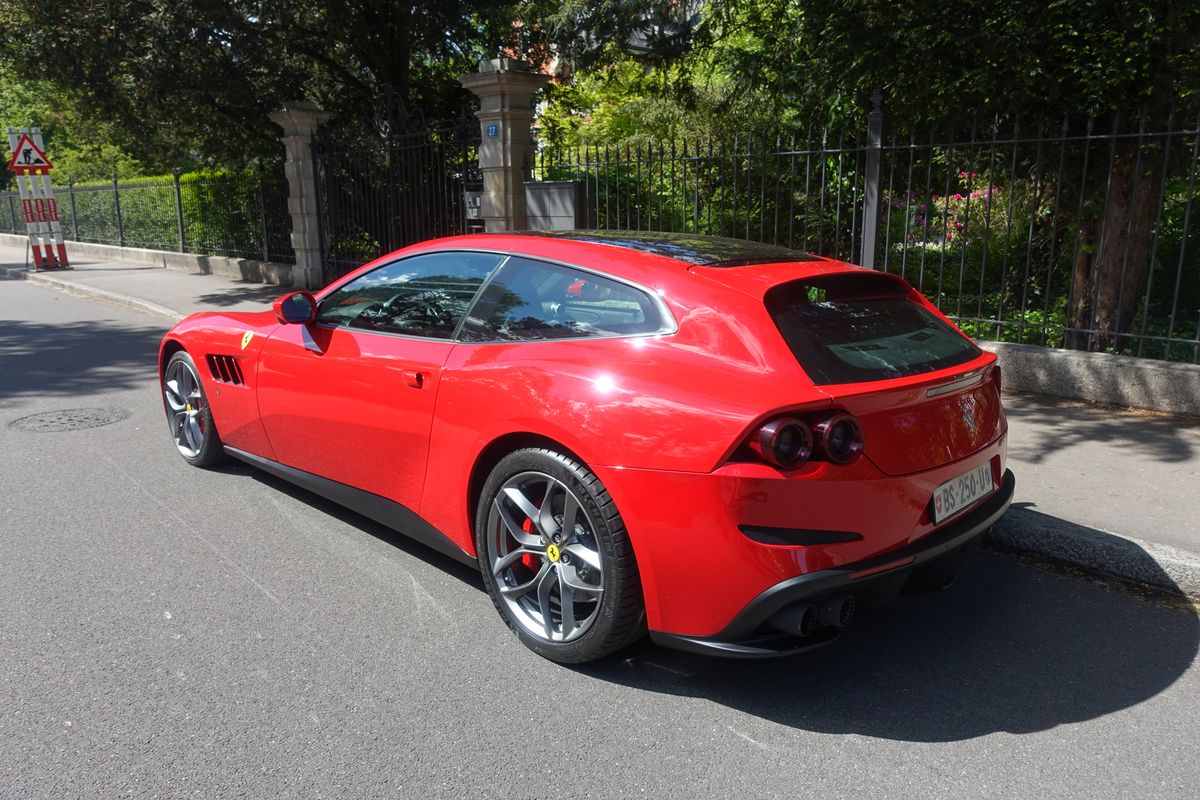 Ferrari GTC4 Lusso T